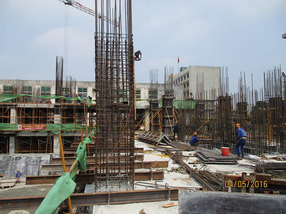 Tháp A nhìn từ Tháp B