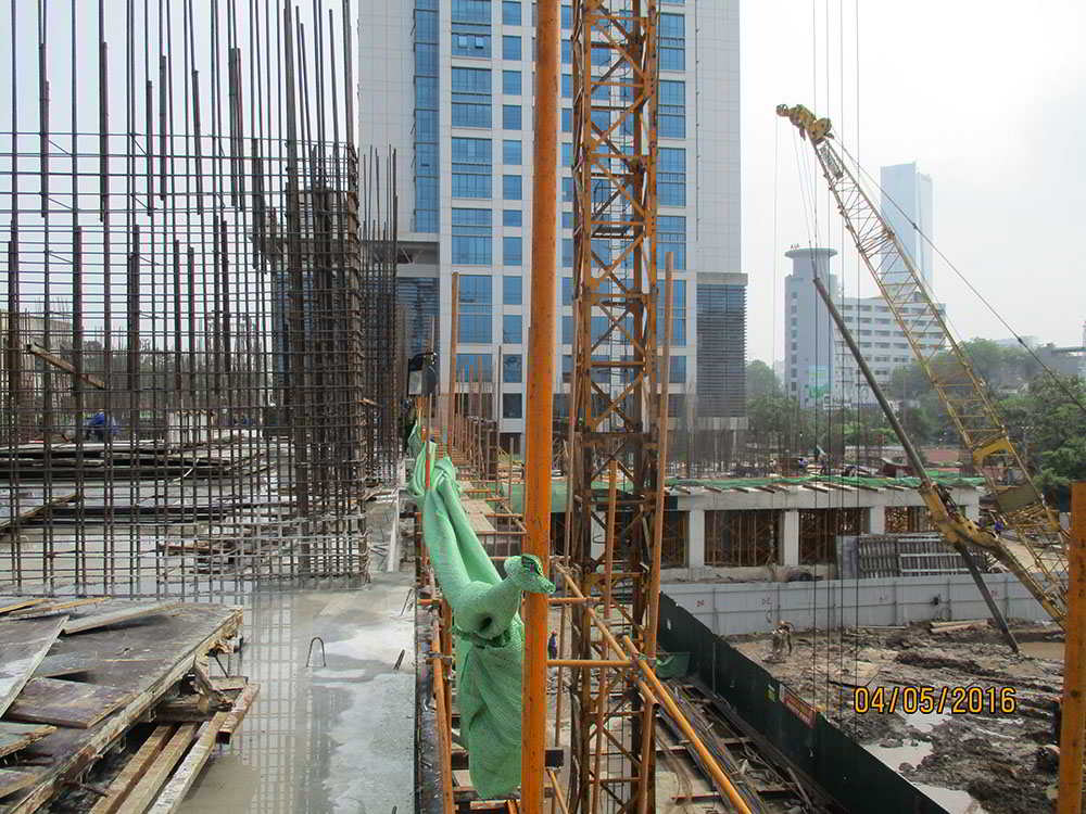 Tháp B nhìn từ Tháp A