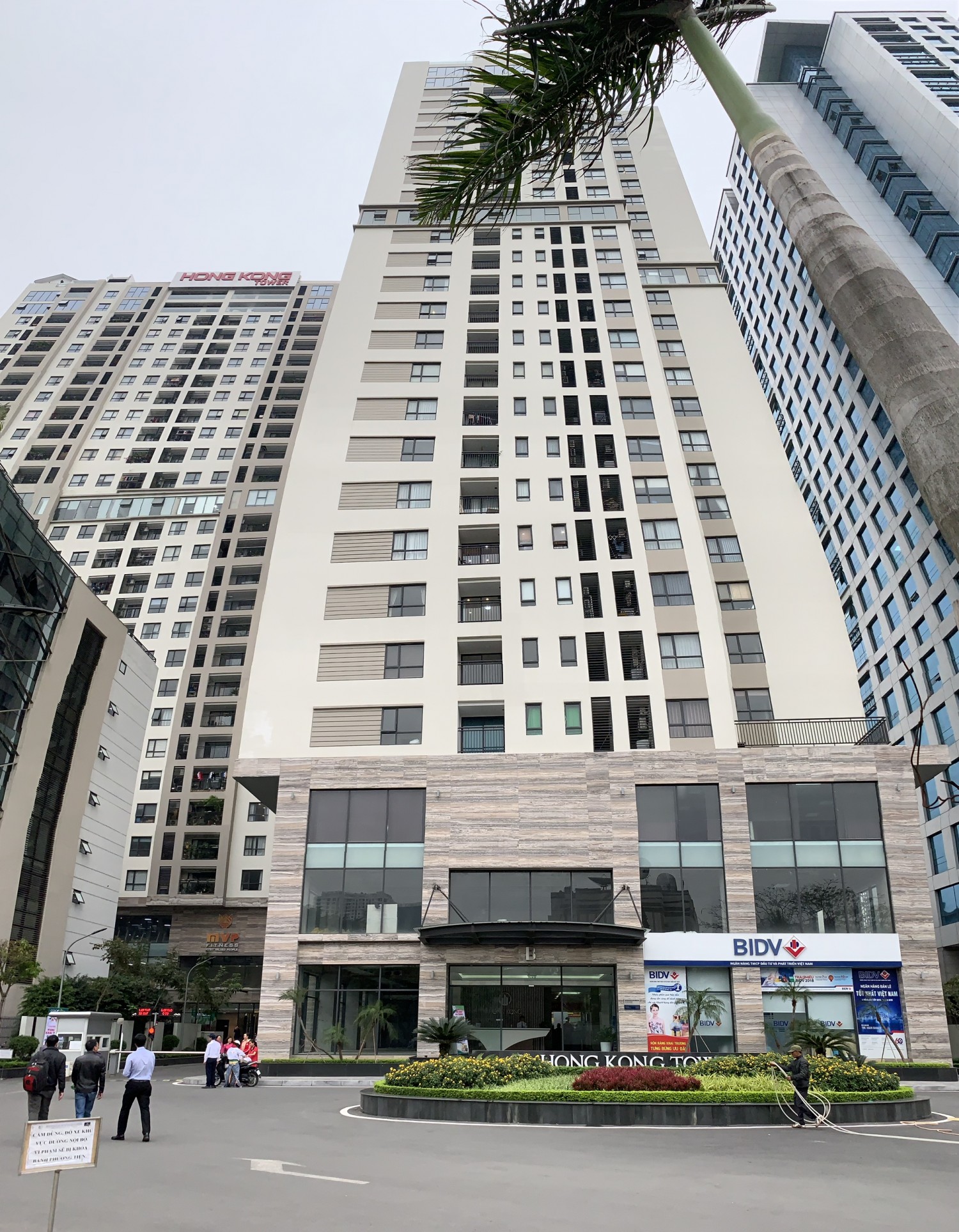 HONGKONGTOWER - LỰA CHỌN CHO TỔ ẤM VẸN TRÒN